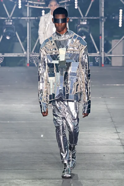 Look 12